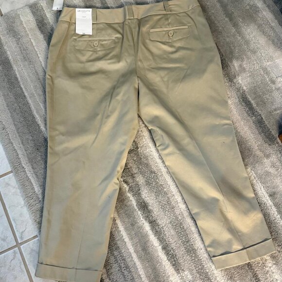 14P Liz Claiborne cropped beige chinos. Brand new. - Picture 2 of 4